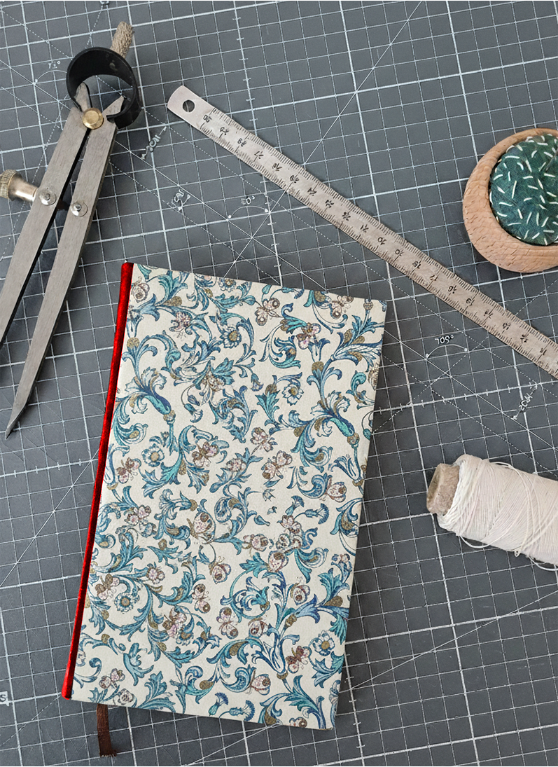 Carnet Hortense - Papillons et arabesques fleuries