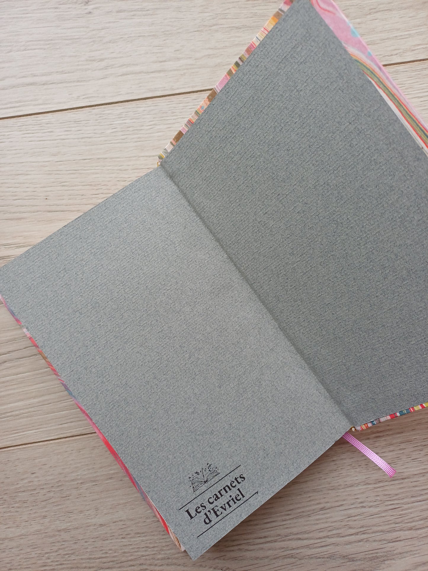 Carnet Rosalie - Cœurs colorés