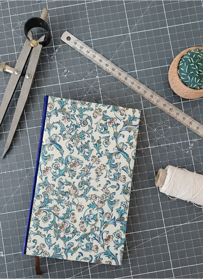 Carnet Hortense - Papillons et arabesques fleuries