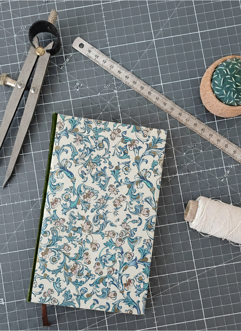 Carnet Hortense - Papillons et arabesques fleuries