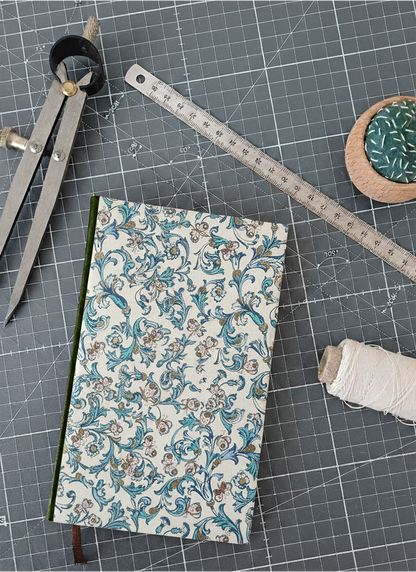 Carnet Hortense - Papillons et arabesques fleuries