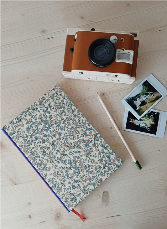 Carnet Rosalie - Papillons et arabesques fleuries