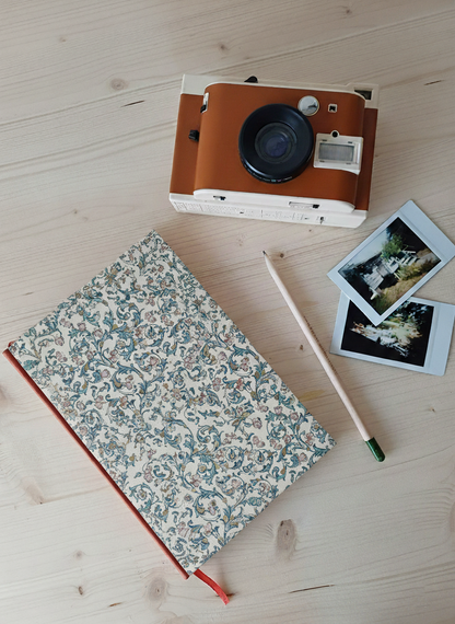 Carnet Rosalie - Papillons et arabesques fleuries